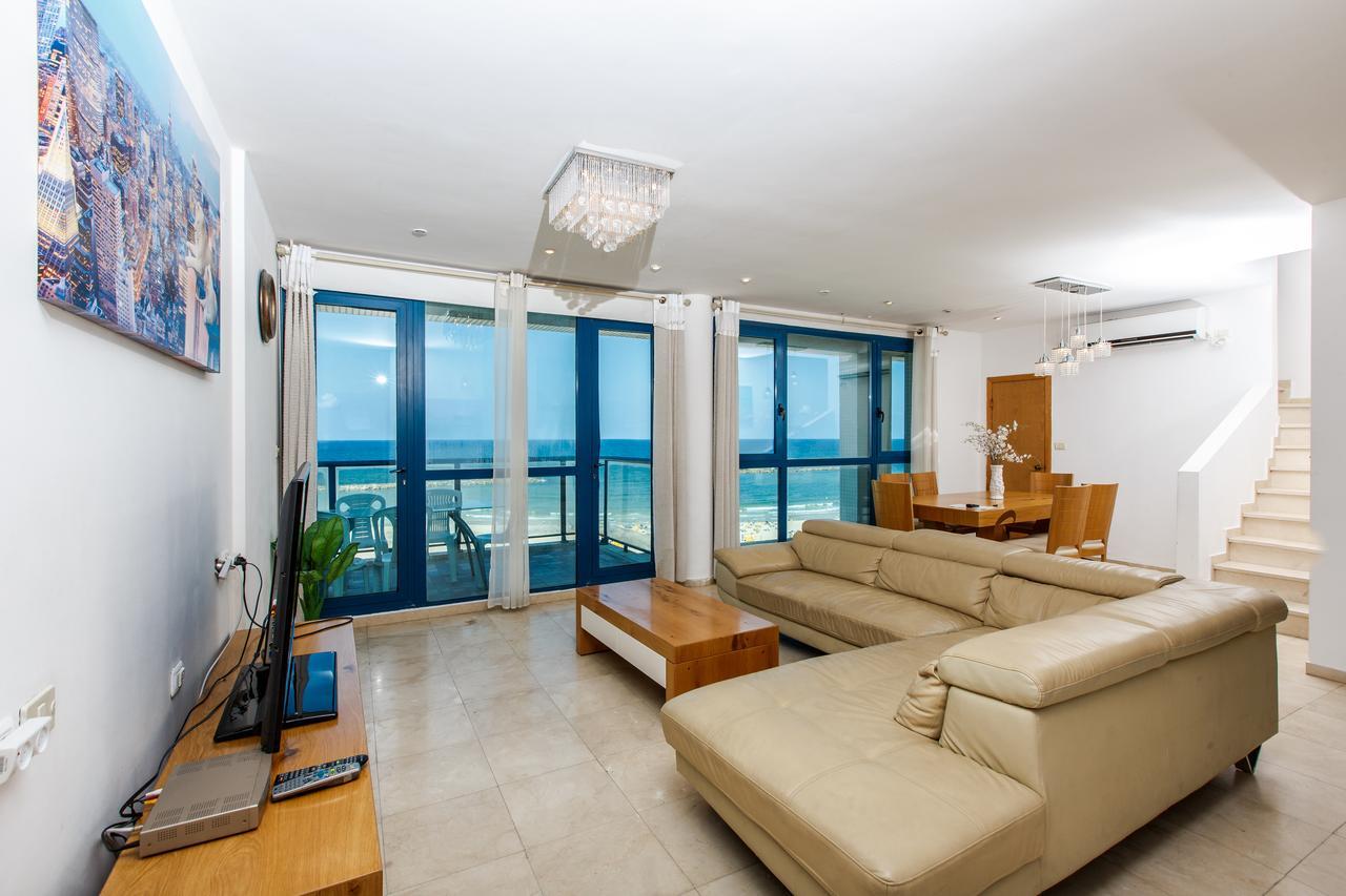 Ocean Front Apartments First Line To The Beach Тел Авив Екстериор снимка