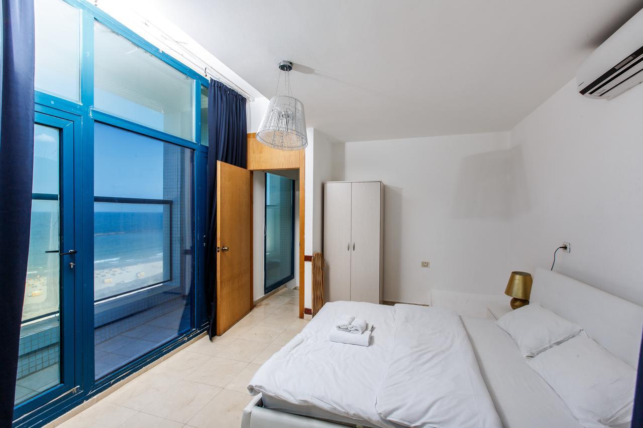 Ocean Front Apartments First Line To The Beach Тел Авив Екстериор снимка