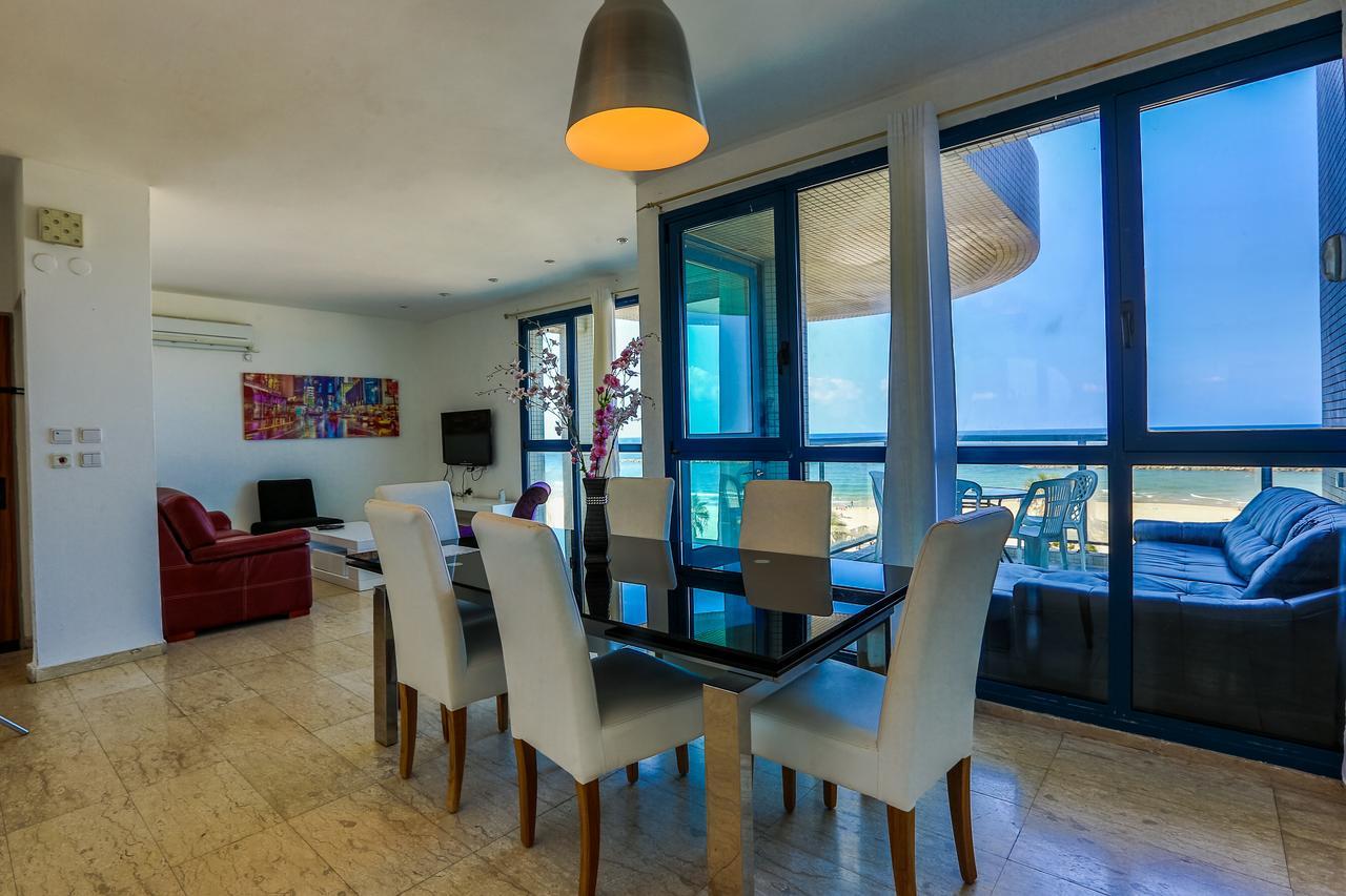 Ocean Front Apartments First Line To The Beach Тел Авив Екстериор снимка