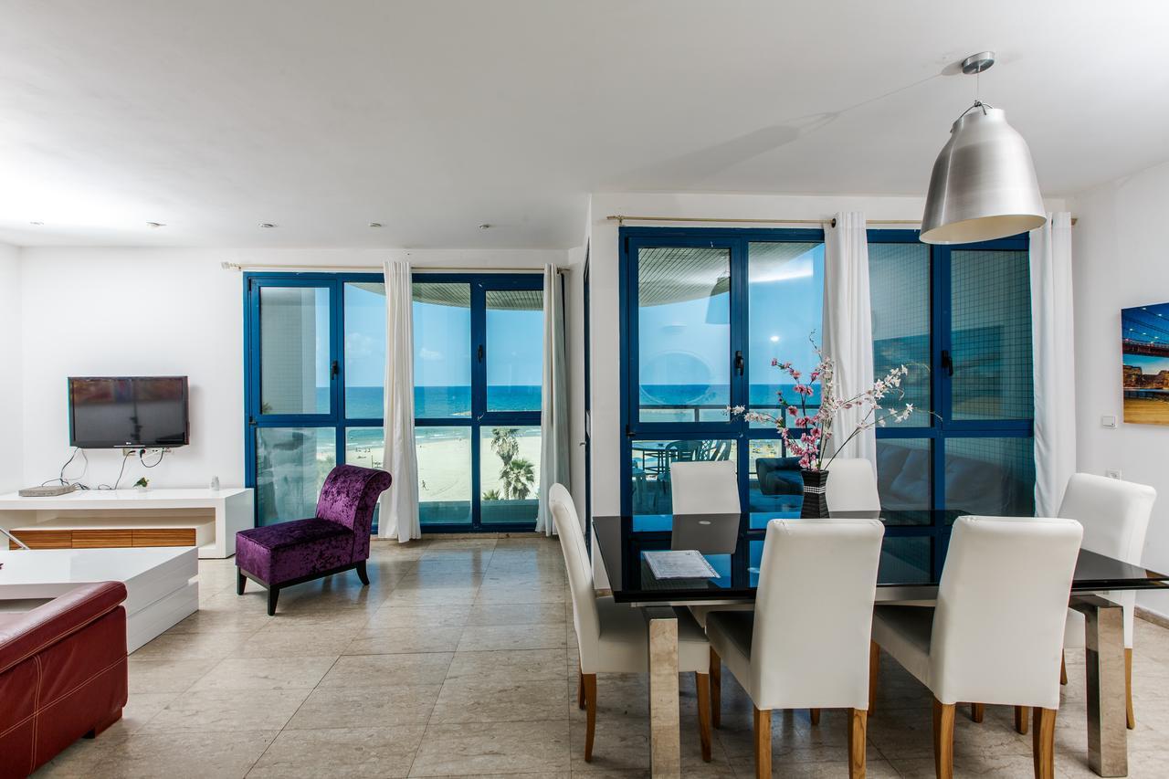 Ocean Front Apartments First Line To The Beach Тел Авив Екстериор снимка