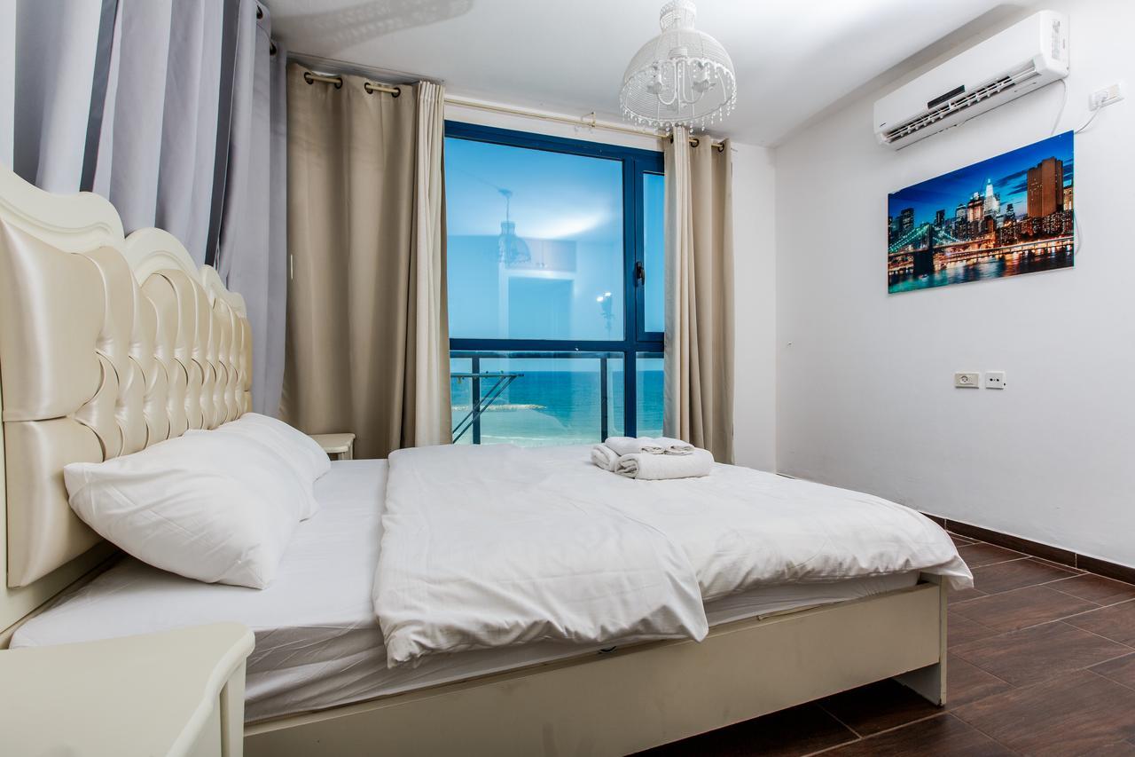Ocean Front Apartments First Line To The Beach Тел Авив Екстериор снимка