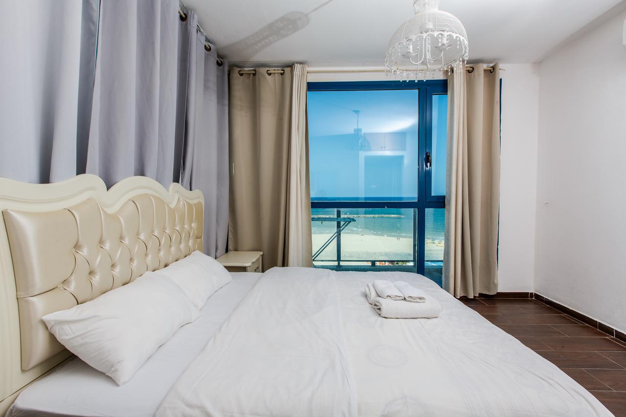 Ocean Front Apartments First Line To The Beach Тел Авив Екстериор снимка
