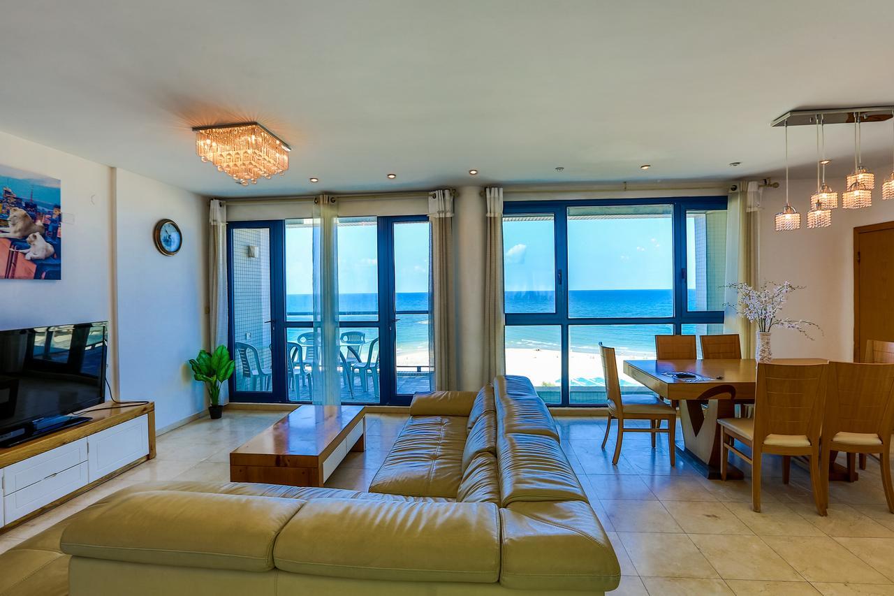 Ocean Front Apartments First Line To The Beach Тел Авив Екстериор снимка