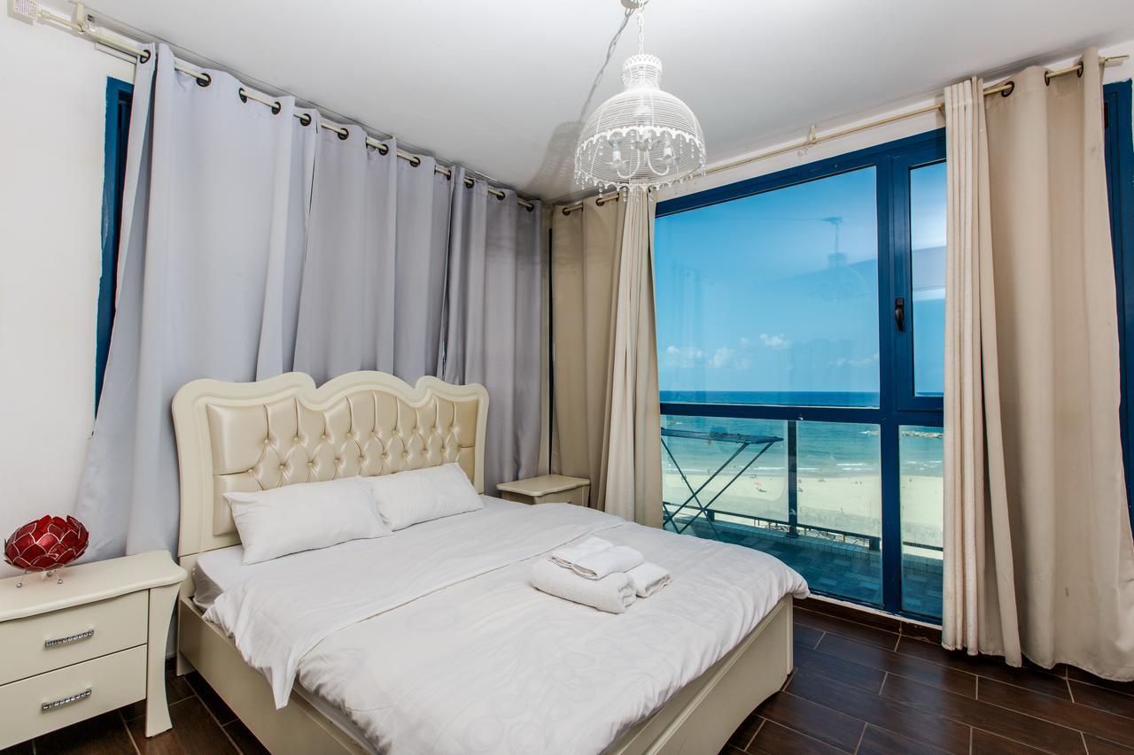 Ocean Front Apartments First Line To The Beach Тел Авив Екстериор снимка