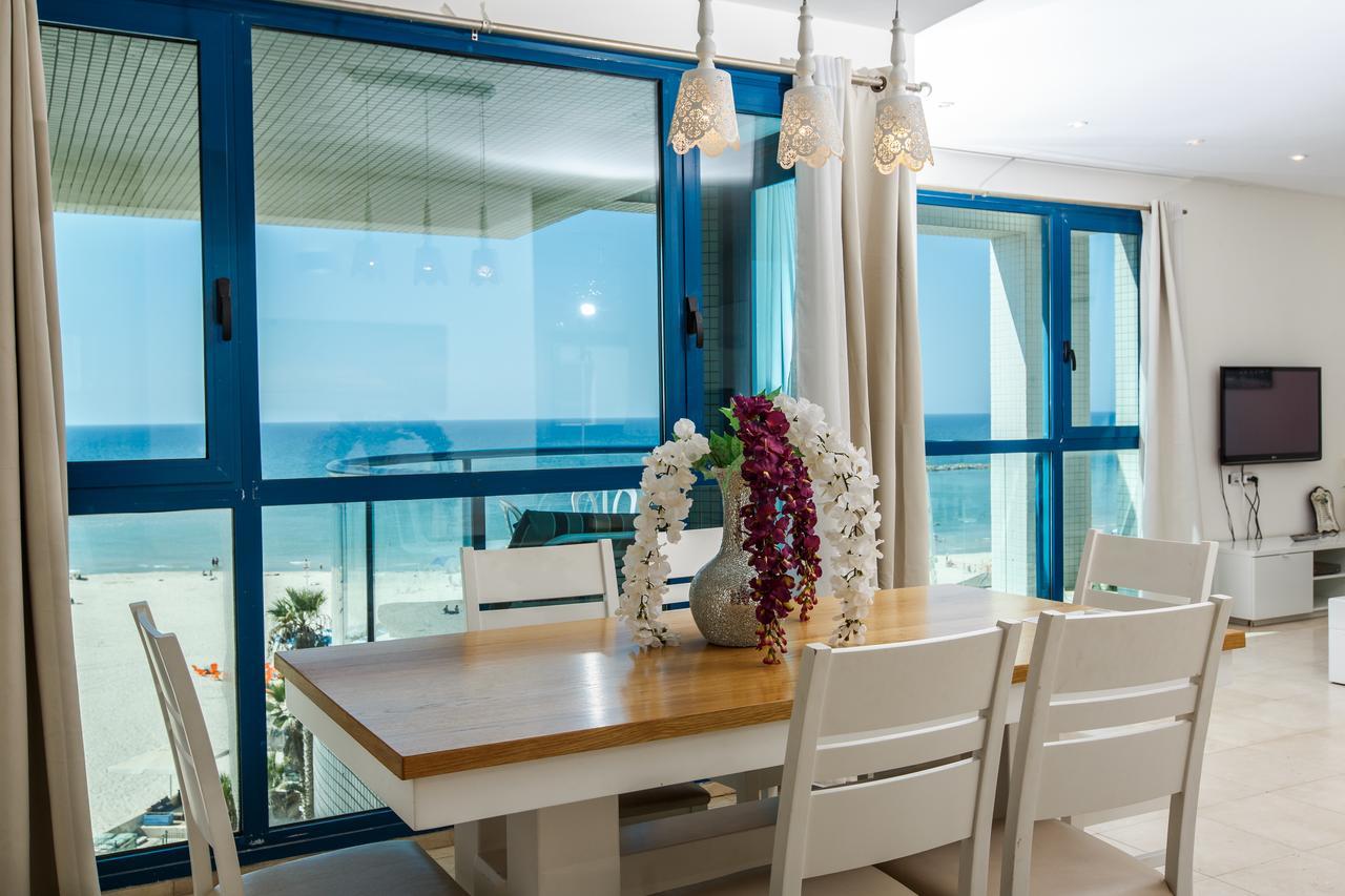 Ocean Front Apartments First Line To The Beach Тел Авив Екстериор снимка