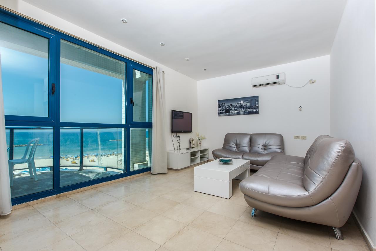 Ocean Front Apartments First Line To The Beach Тел Авив Екстериор снимка