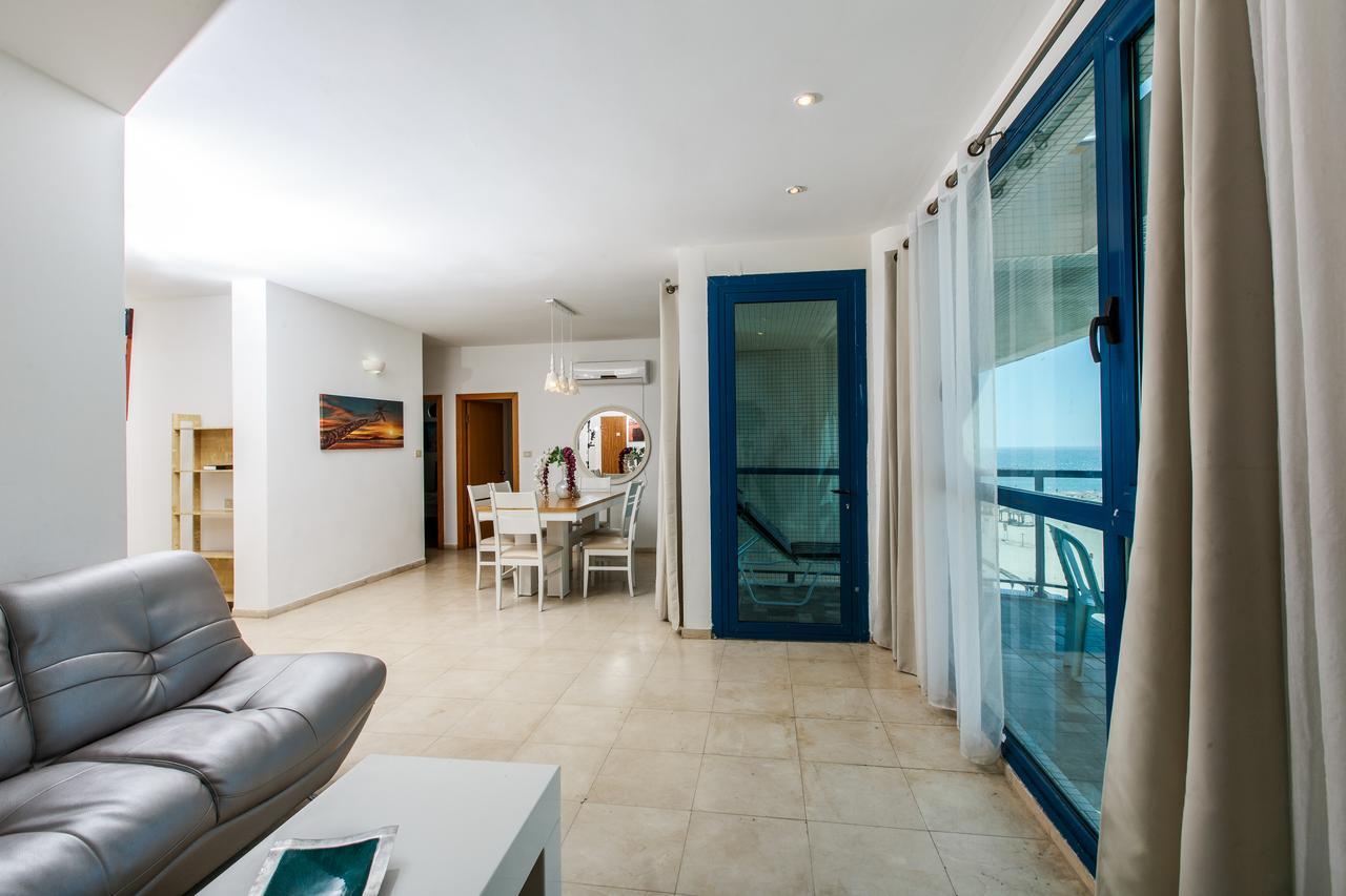 Ocean Front Apartments First Line To The Beach Тел Авив Екстериор снимка