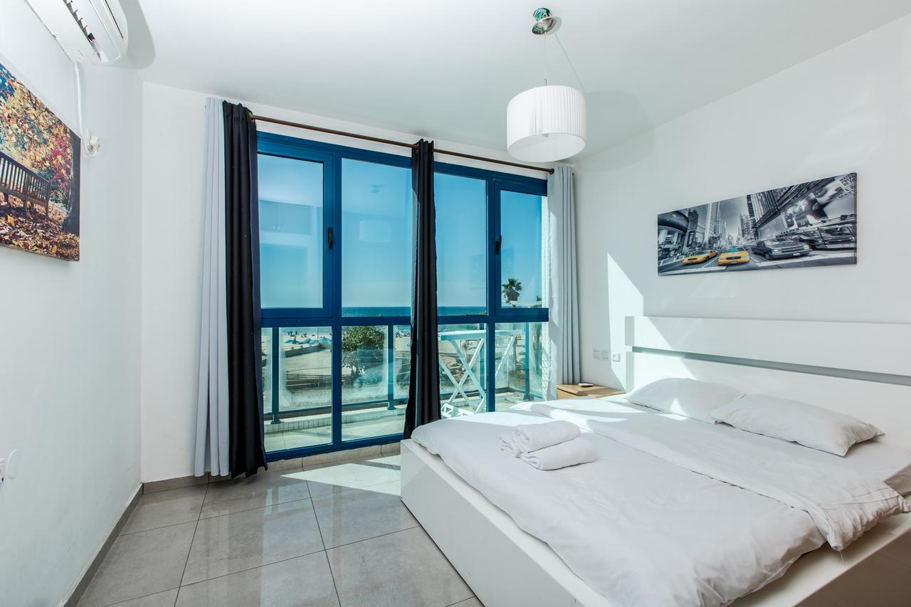 Ocean Front Apartments First Line To The Beach Тел Авив Екстериор снимка