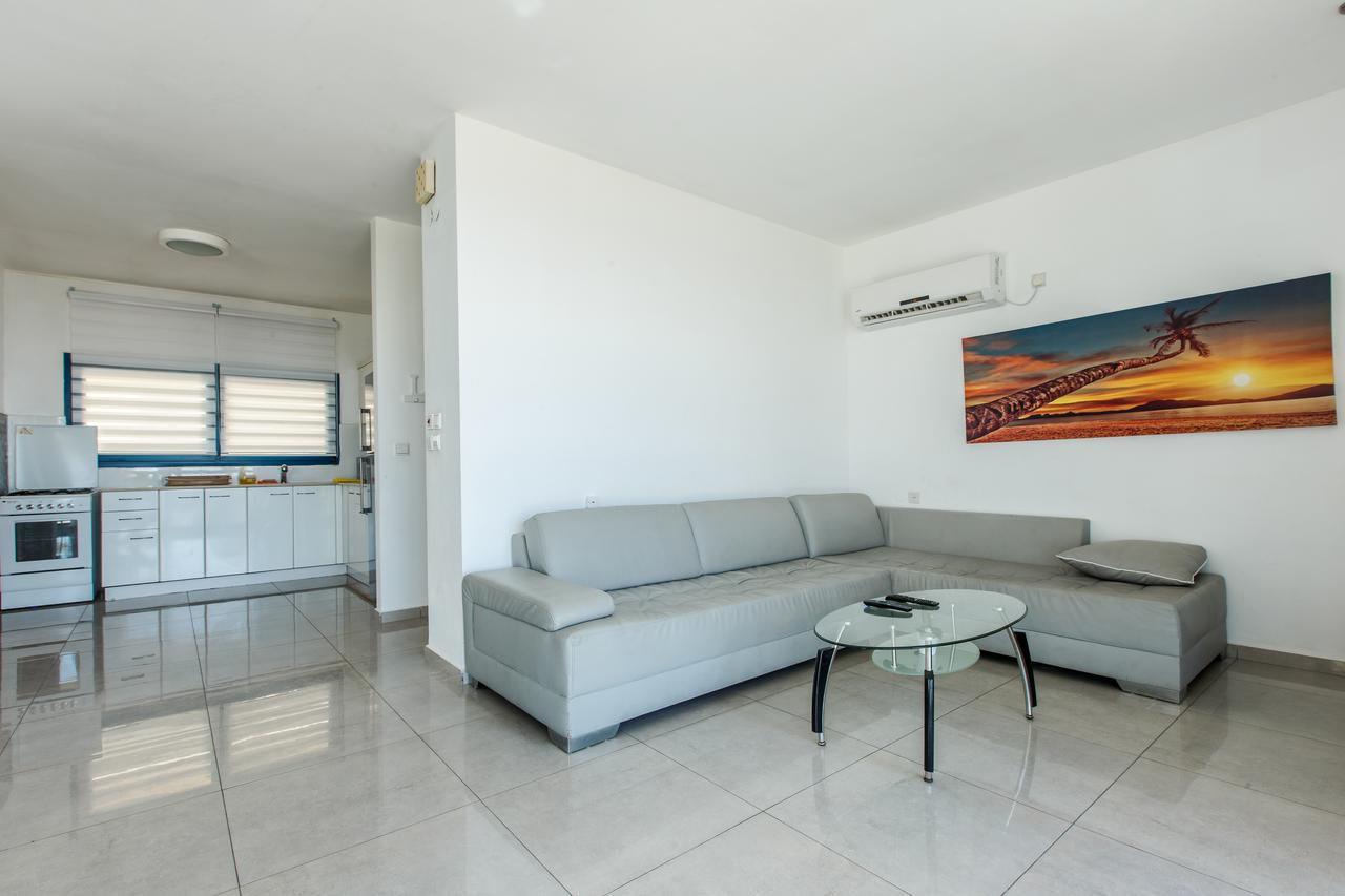 Ocean Front Apartments First Line To The Beach Тел Авив Екстериор снимка