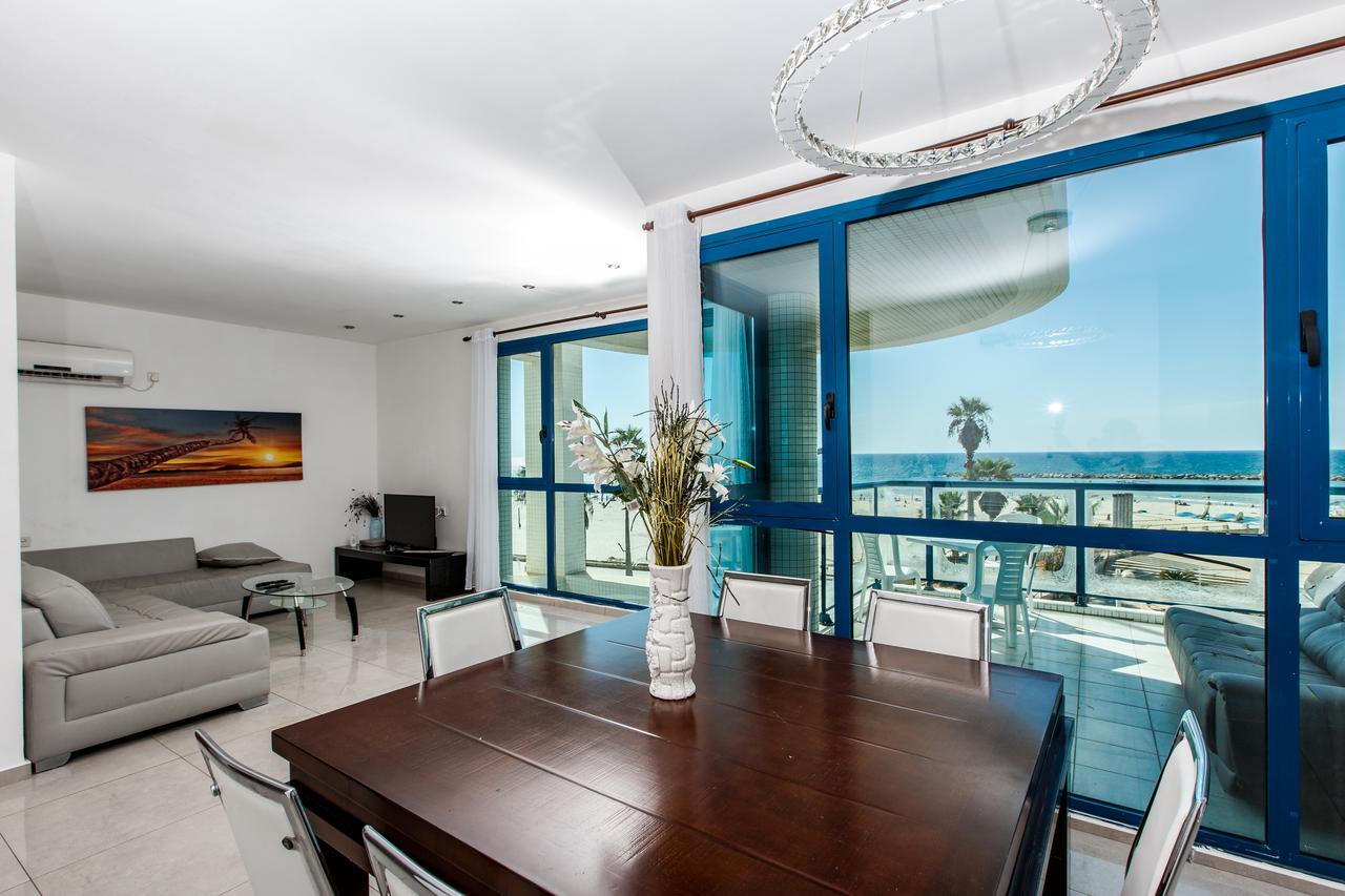 Ocean Front Apartments First Line To The Beach Тел Авив Екстериор снимка