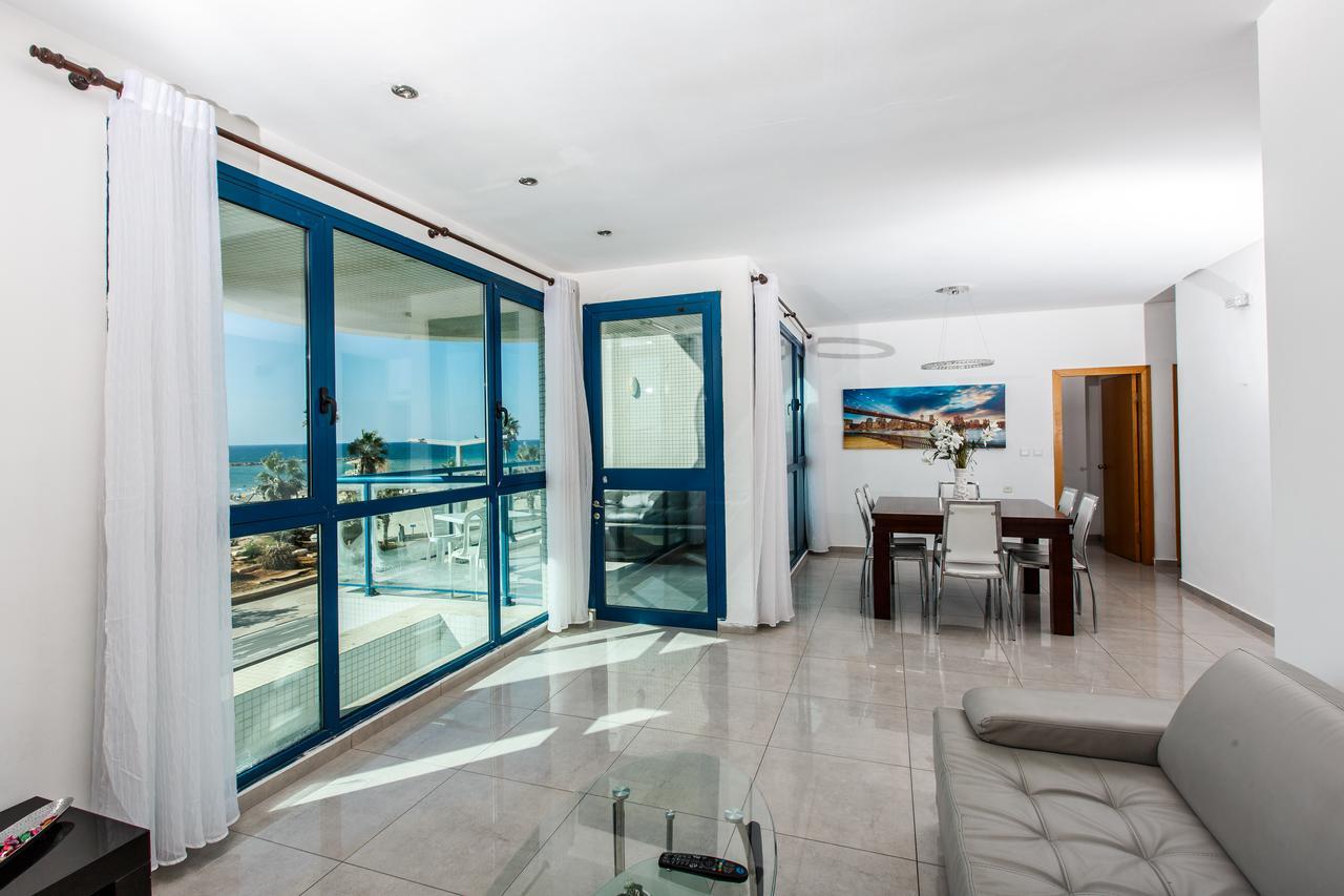 Ocean Front Apartments First Line To The Beach Тел Авив Екстериор снимка