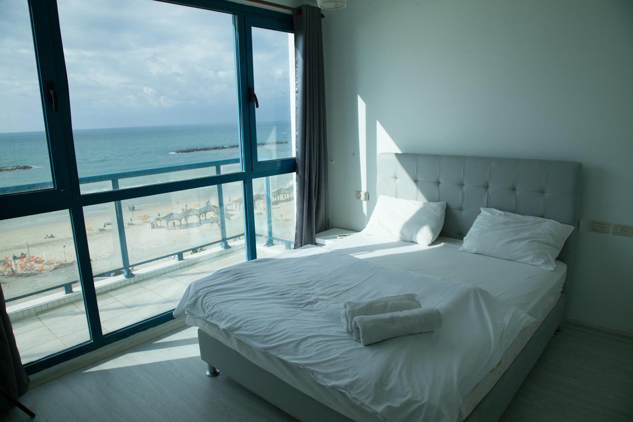 Ocean Front Apartments First Line To The Beach Тел Авив Екстериор снимка