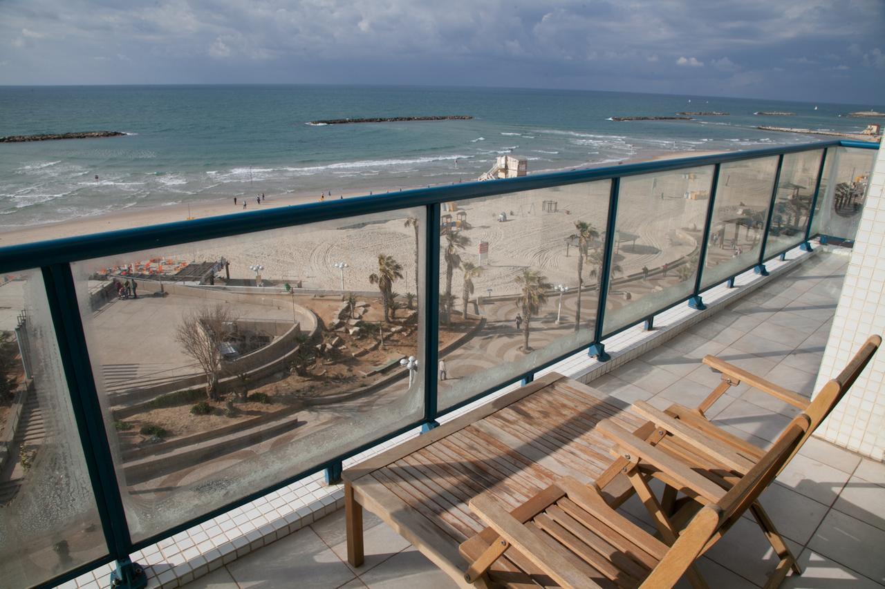 Ocean Front Apartments First Line To The Beach Тел Авив Екстериор снимка