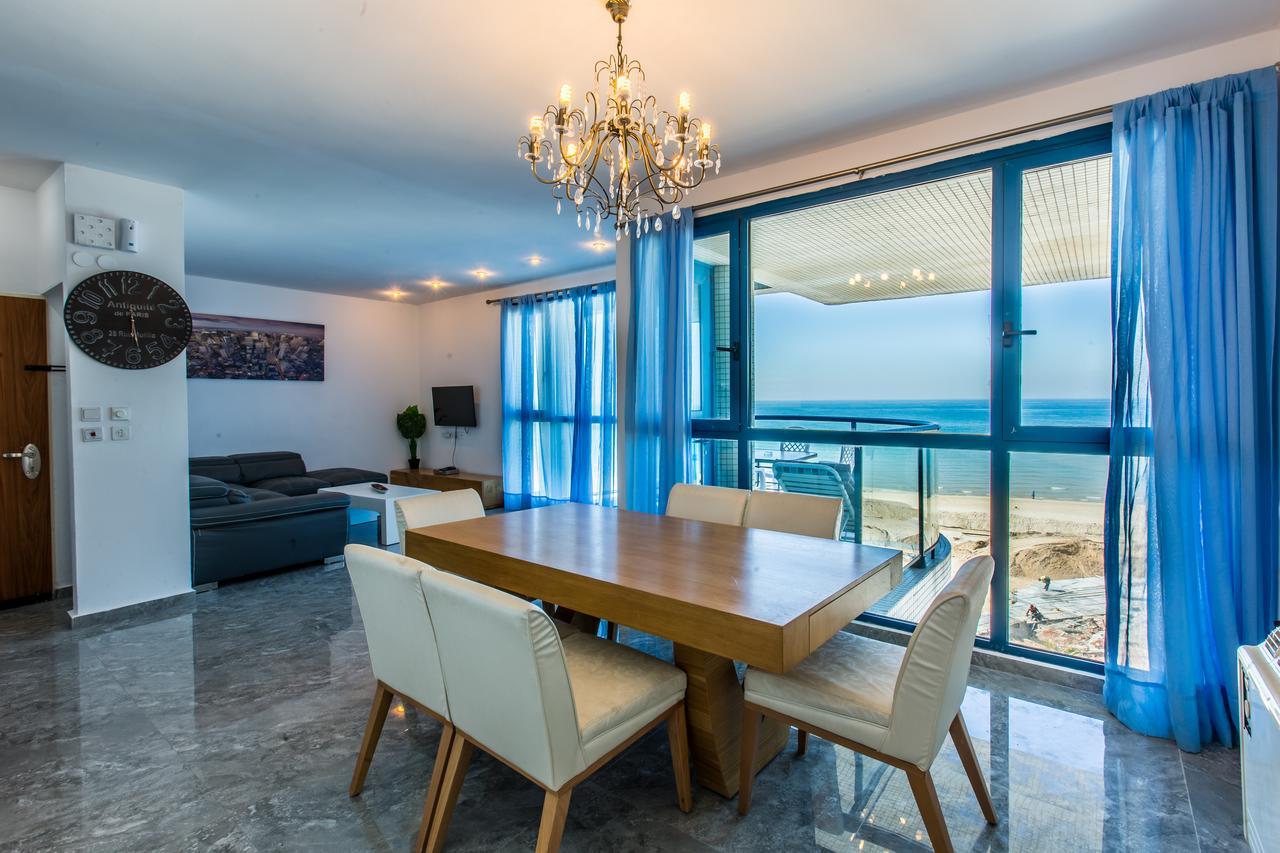 Ocean Front Apartments First Line To The Beach Тел Авив Екстериор снимка