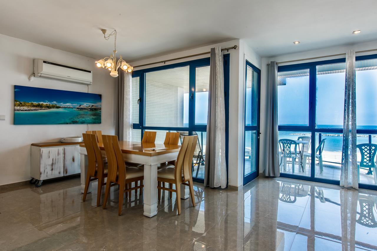 Ocean Front Apartments First Line To The Beach Тел Авив Екстериор снимка