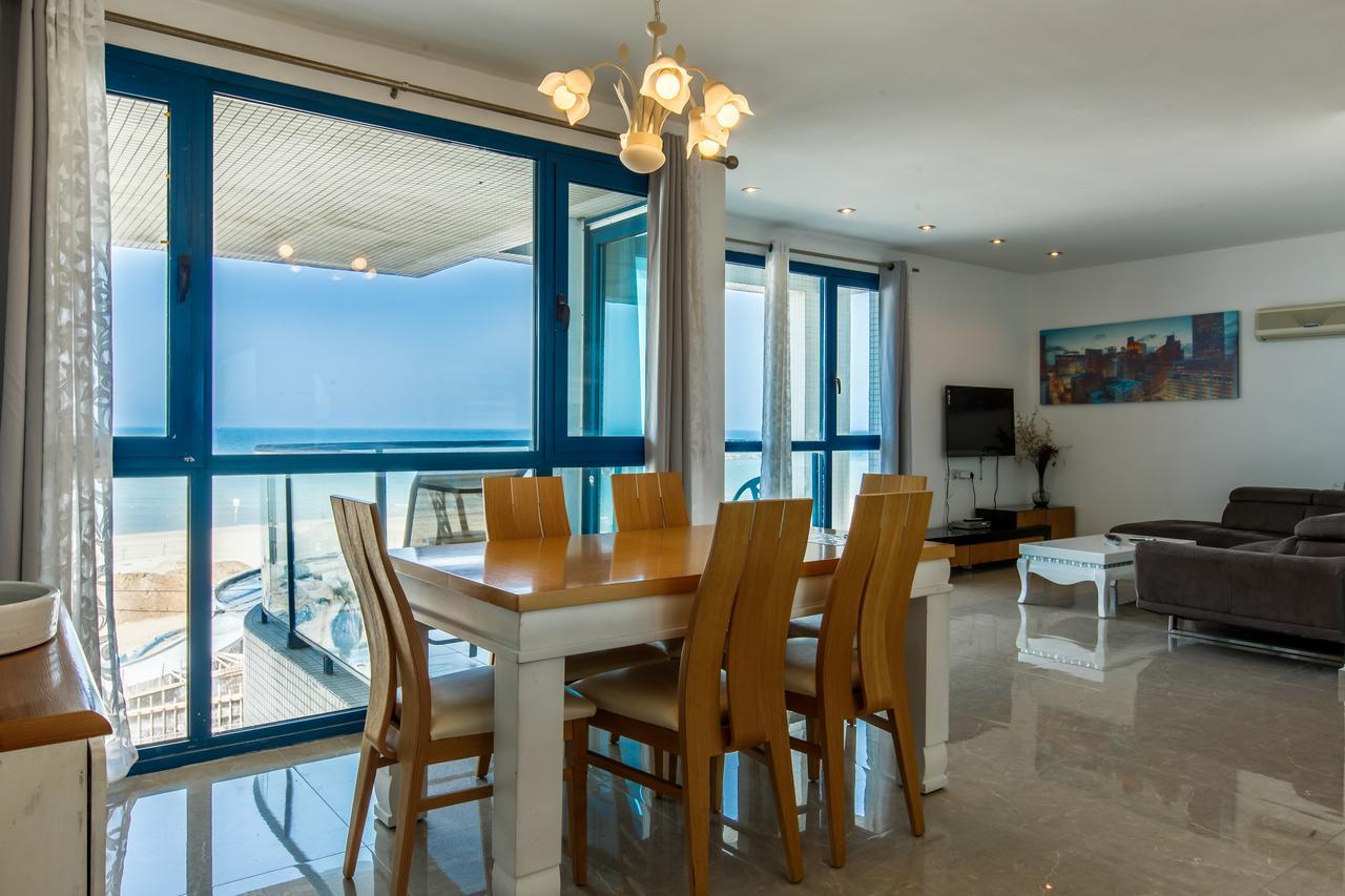 Ocean Front Apartments First Line To The Beach Тел Авив Екстериор снимка