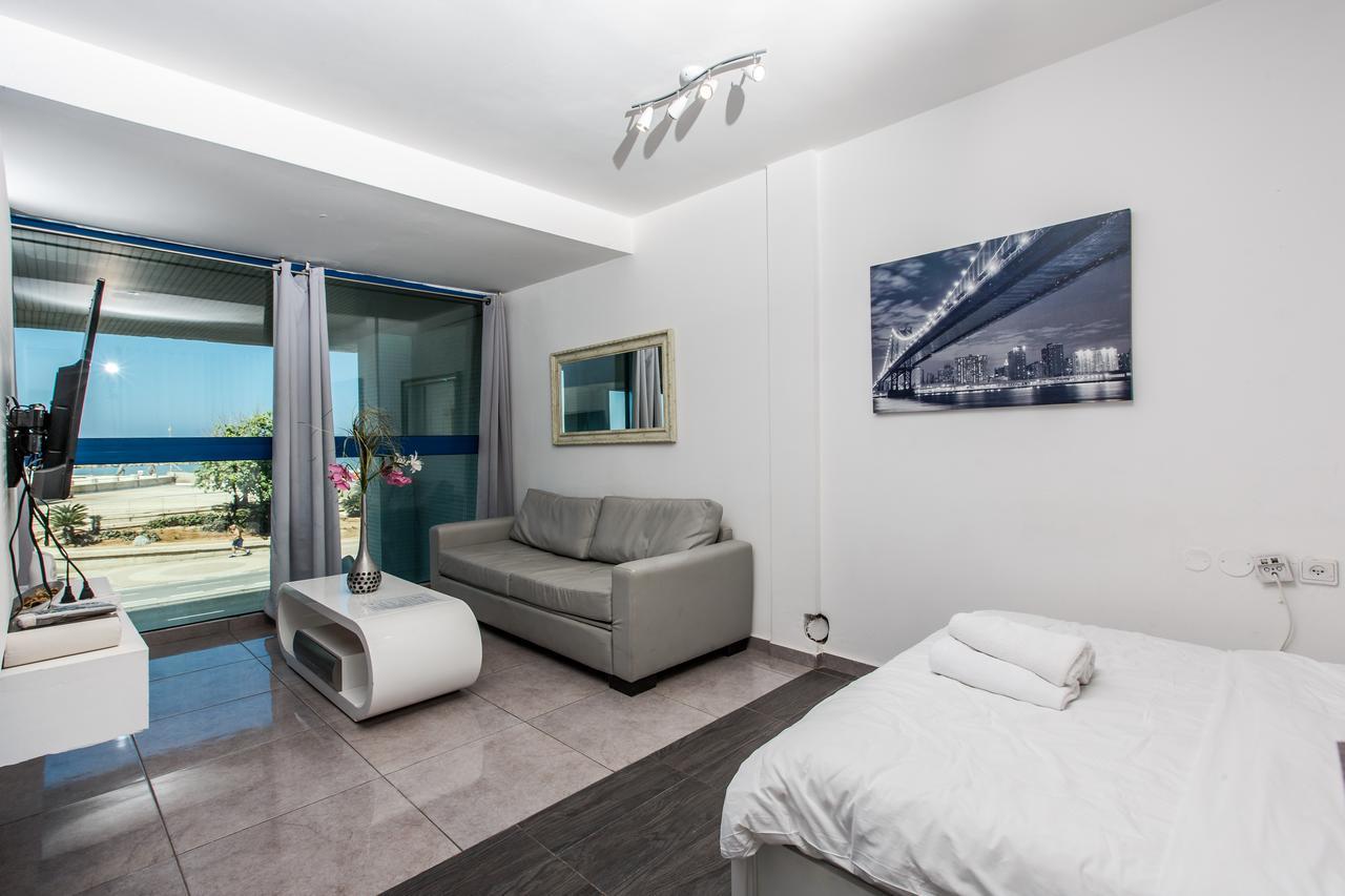 Ocean Front Apartments First Line To The Beach Тел Авив Екстериор снимка