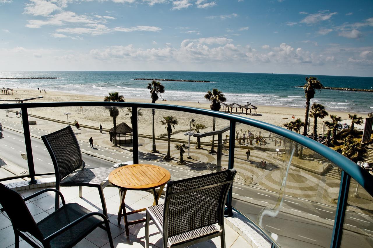 Ocean Front Apartments First Line To The Beach Тел Авив Екстериор снимка