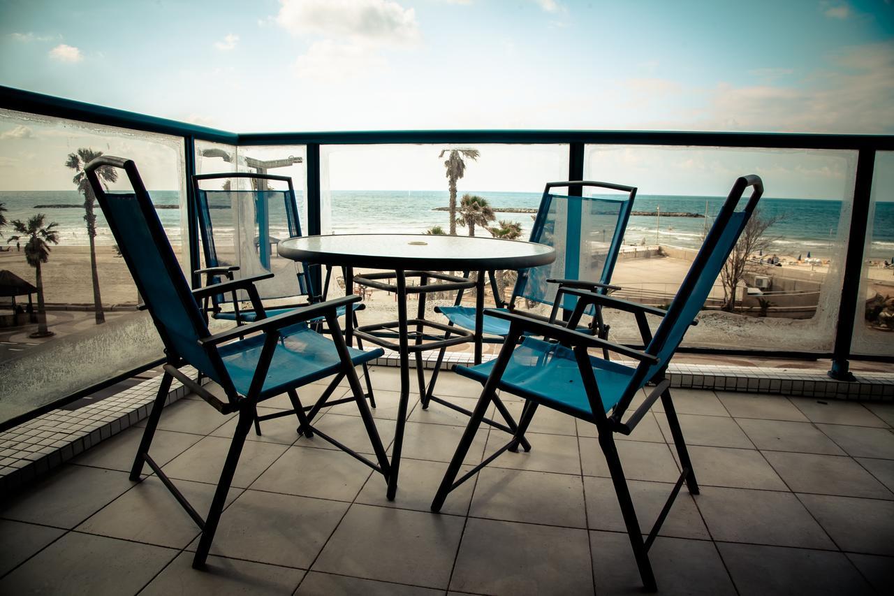 Ocean Front Apartments First Line To The Beach Тел Авив Екстериор снимка